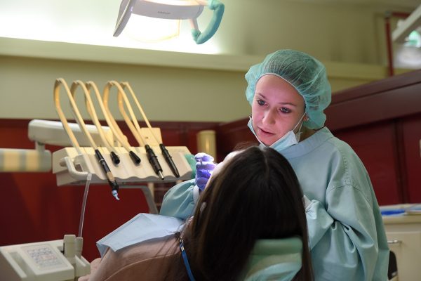 ICBAS recebe estudantes de Medicina Dentária no próximo ano letivo