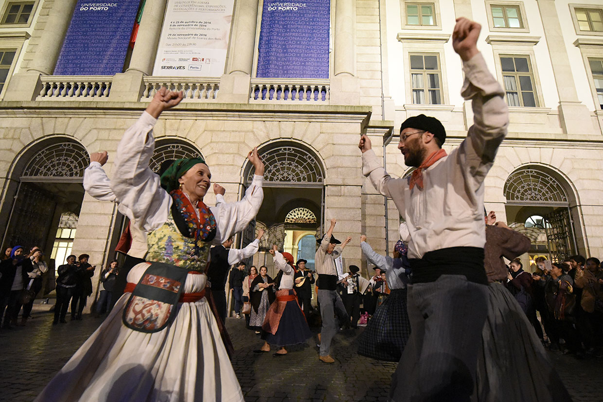 Universidade celebra o Carnaval a dançar...à portuguesa
