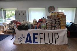 Estudantes da FLUP entregam mais de 100 cabazes a colegas carenciados
