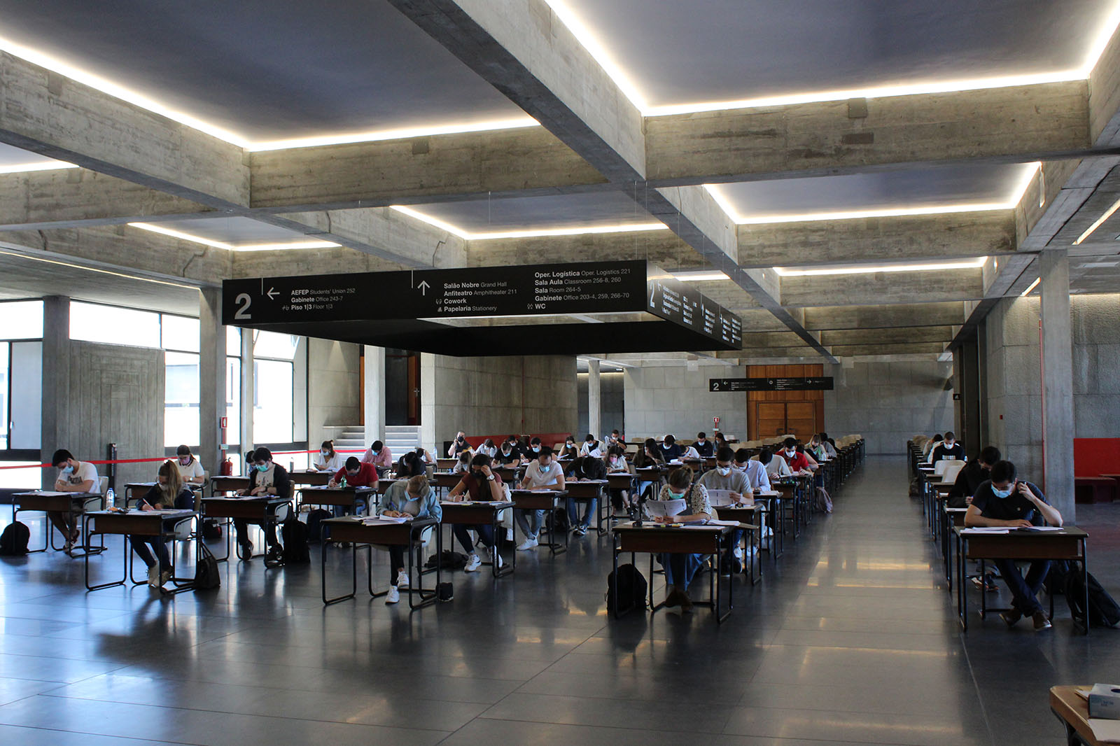 Exames presenciais anunciam regresso à "normalidade" na U.Porto
