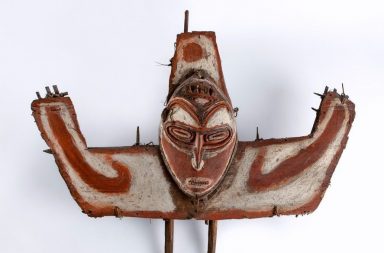 Escudo de proa de canoa (Médio Sepik, Papua Nova Guiné)