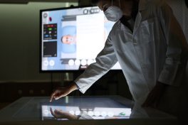 Futuros médicos do ICBAS aprendem com doentes virtuais
